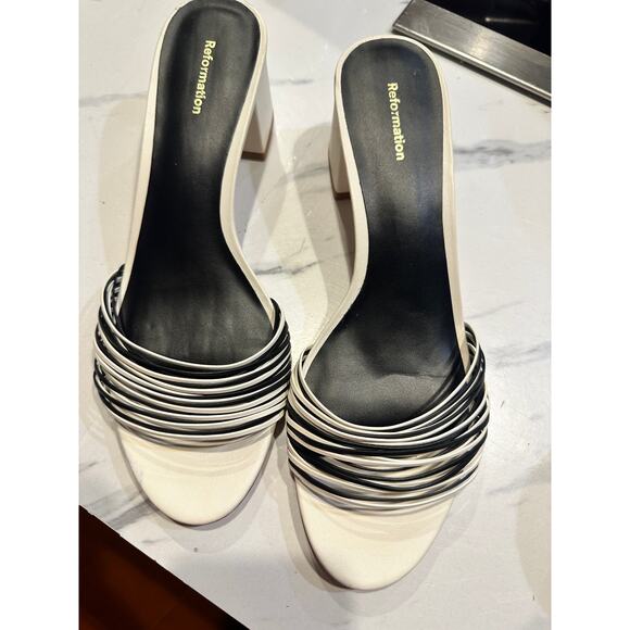 Reformation black and white sandals size 9 - Picture 6 of 8